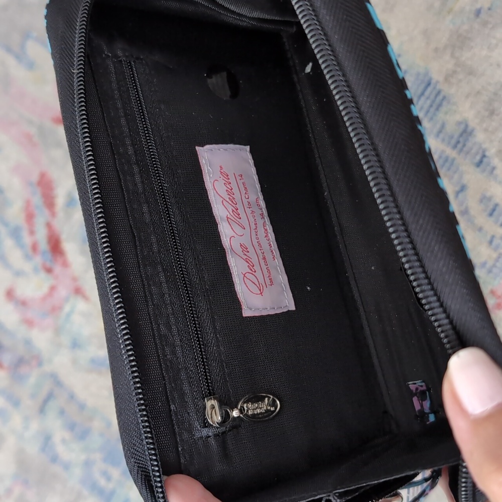 BNWT touch screen friendly wristlet wallet - Picture 5 of 7